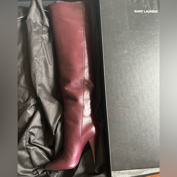Will sell for much less. Box is a bit damaged BUT Shoes are good as new - Picture 1 of 3
